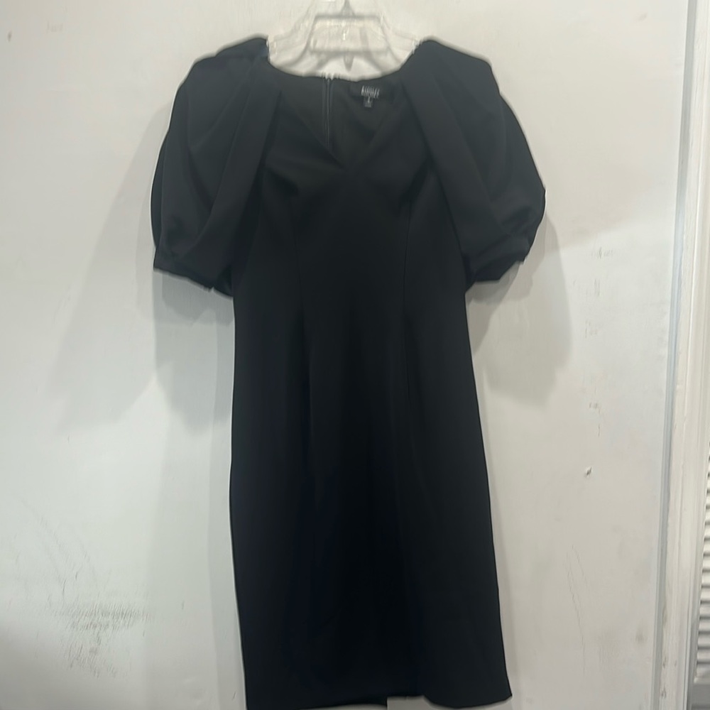Badgley Mischka knee length Black Puff Sleeve Dress size 4 lined.